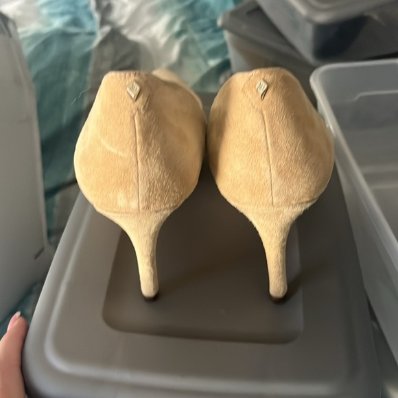 Beautiful suede pumps - Picture 3 of 4